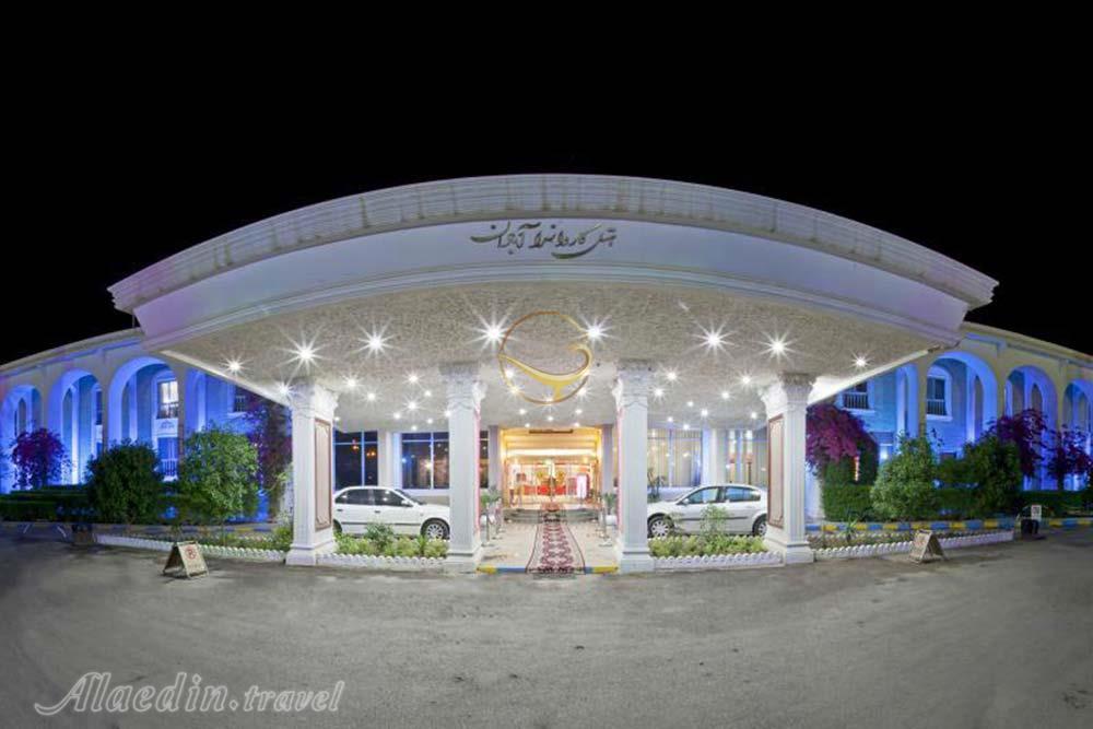 Entrance of four star caravanserai Pars Hotel in Abadan| Alaedin Travel