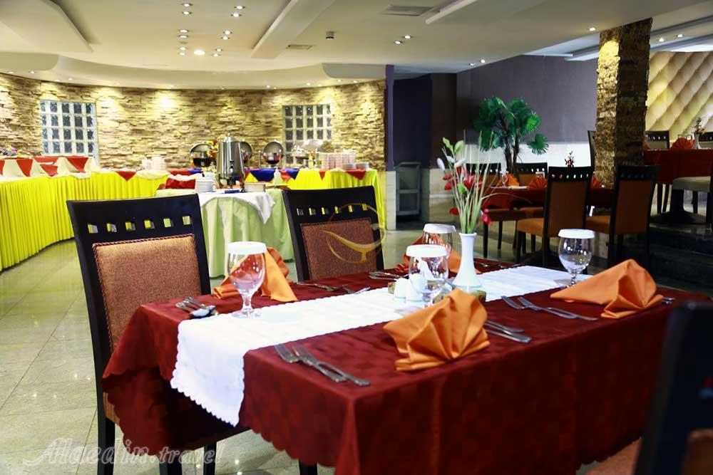 Restaurant of four star Parsian Azadi Hotel in Abadan| Alaedin Travel