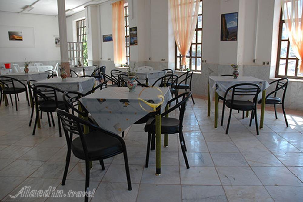 Navizar Hotel In Alamout | Alaedin Travel