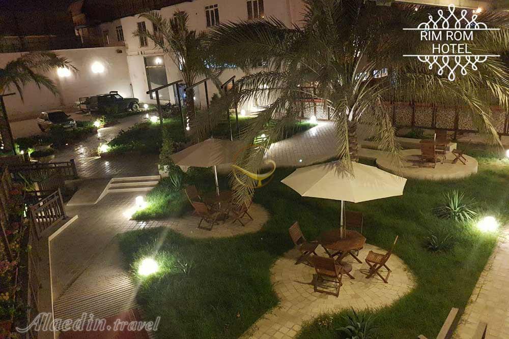 Yard of four star Rimram Hotel in Bushehr| Alaedin Travel