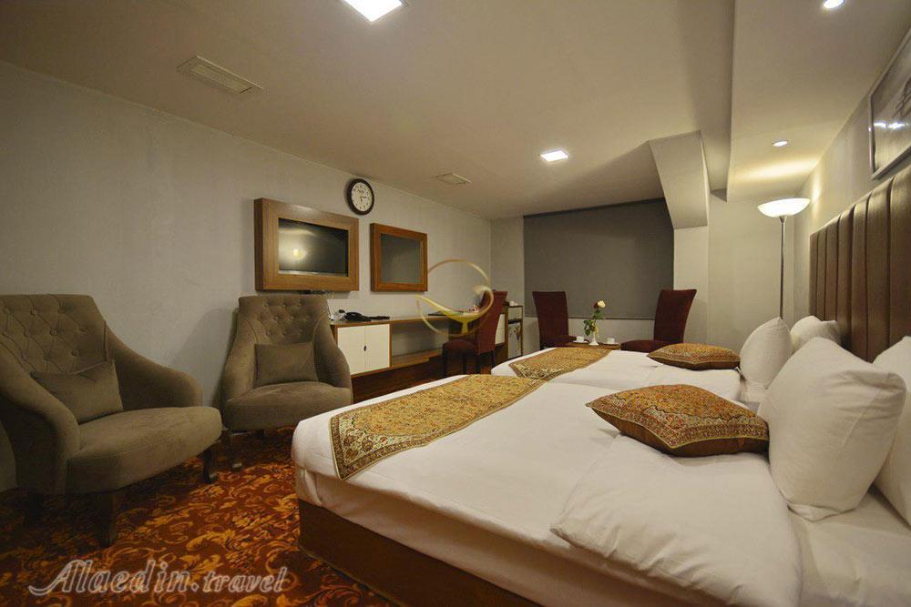 Twin room of four star Rimram Hotel in Bushehr| Alaedin Travel