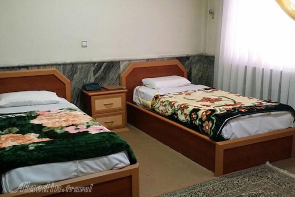 Twin room of three star Laleh Hotel in Bonab | Alaedin Travel