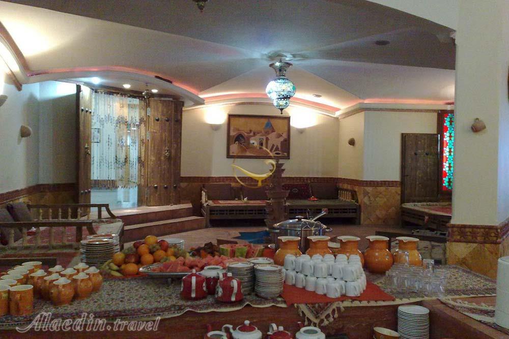 Buffet of four star Zagros Hotel in Borujerd| Alaedin Travel