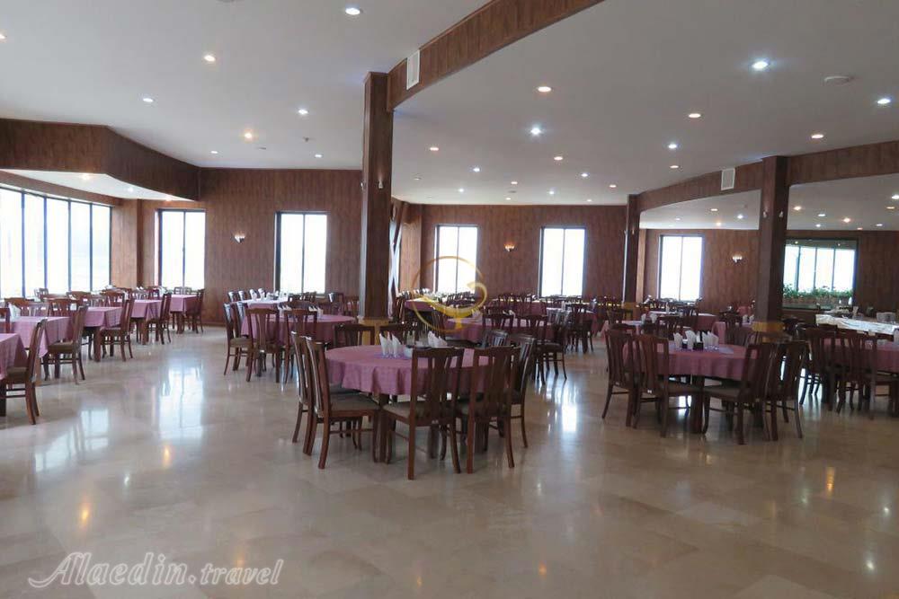 Restaurant of four star Zagros Hotel in Borujerd| Alaedin Travel