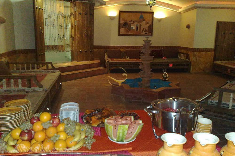 Restaurant of four star Zagros Hotel in Borujerd| Alaedin Travel