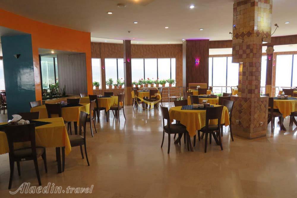 Restaurant of four star Zagros Hotel in Borujerd| Alaedin Travel