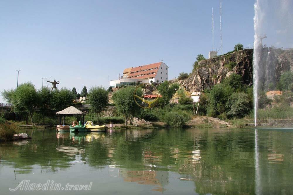 Yard of four star Zagros Hotel in Borujerd| Alaedin Travel