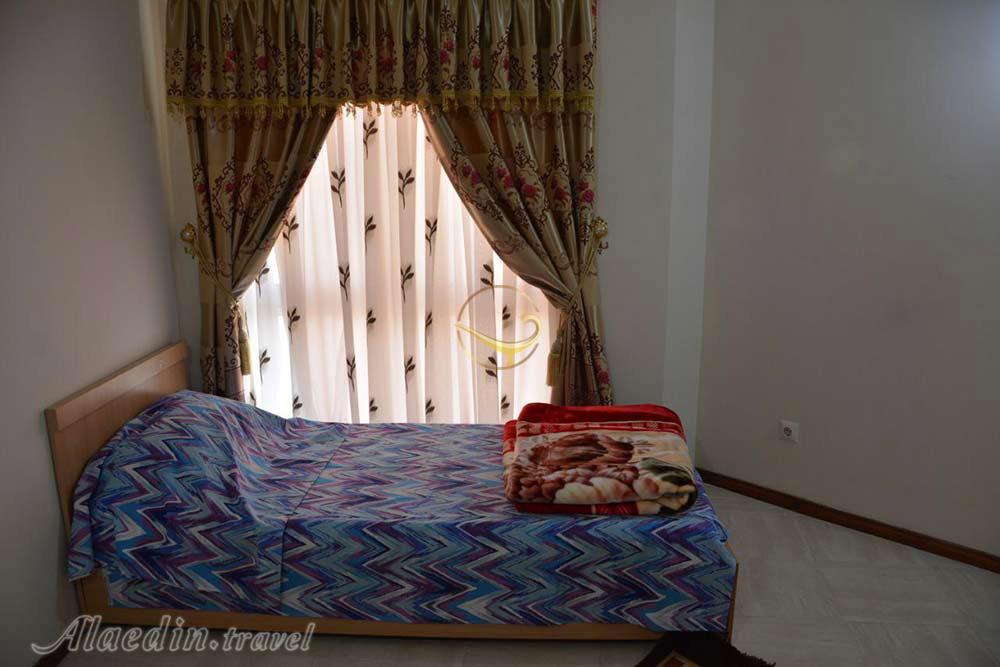 Single room of three star Royal Apartment Hotel in chabahar| Alaedin Travel