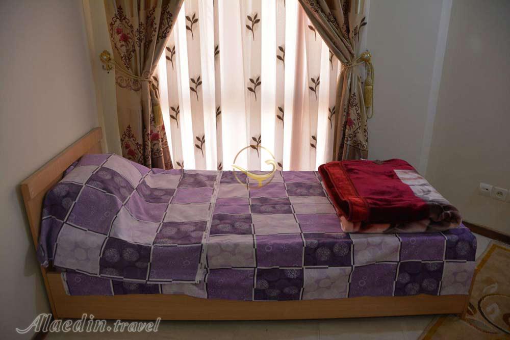 Single room of three star Royal Apartment Hotel in chabahar| Alaedin Travel