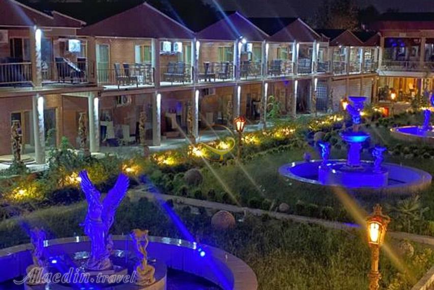 Night view of of Hotel Kakh Amiran in Chaloos | Alaedin Travel