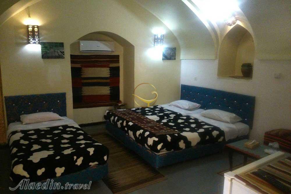 Triple room of three star Arg-e-Googad Hotel in Golpayegan| Alaedin Travel