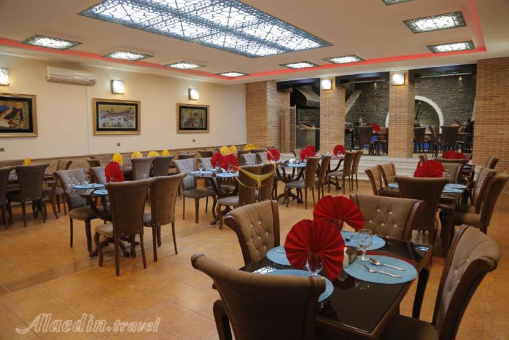 Banquet hall of four star Parsian Bu Ali Hotel in Hamadan| Alaedin Travel