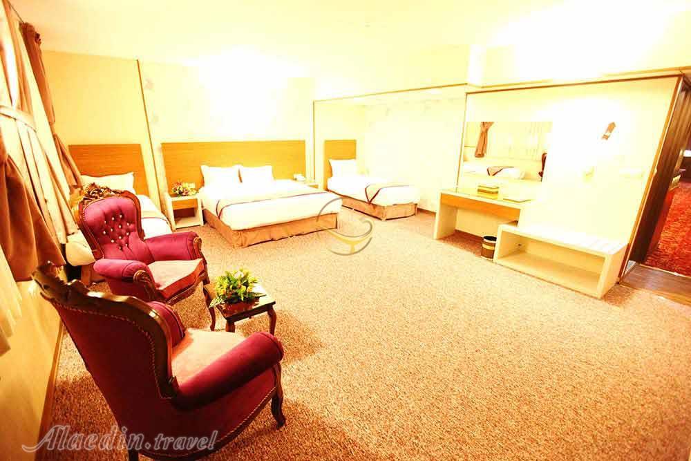 Quad room of four star Avin Hotel in Isfahan| Alaedin Travel