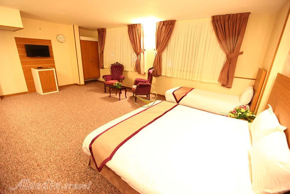 Triple room of four star Avin Hotel in Isfahan| Alaedin Travel