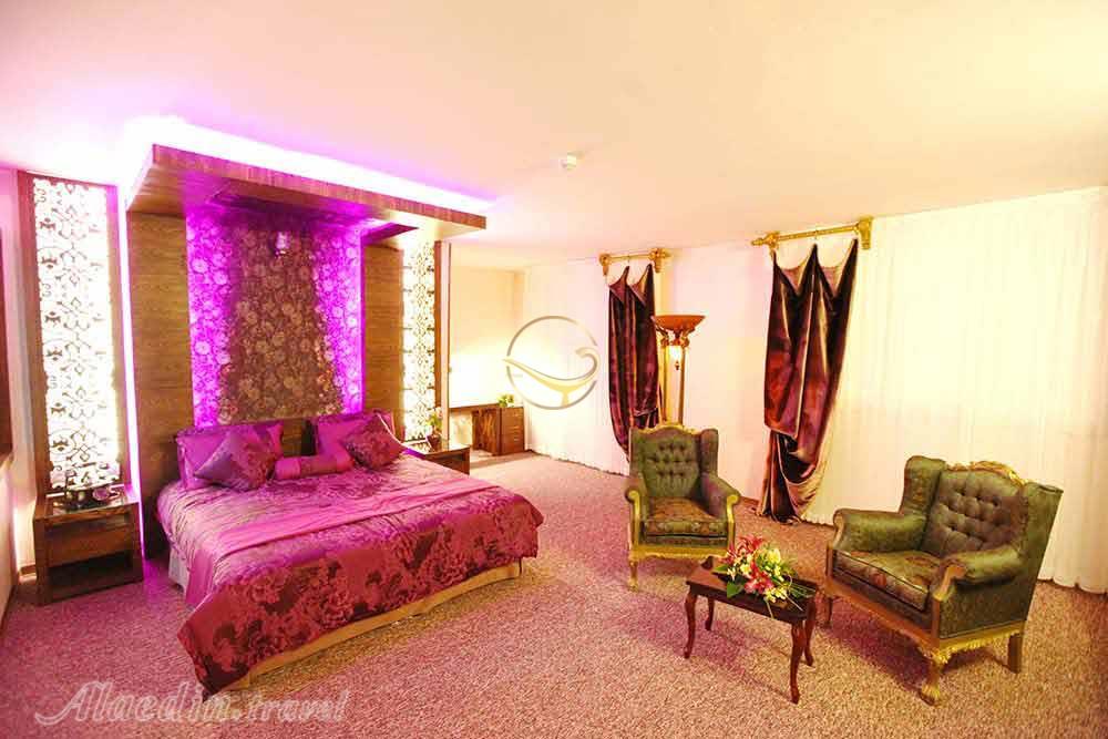 Double room of four star Avin Hotel in Isfahan| Alaedin Travel