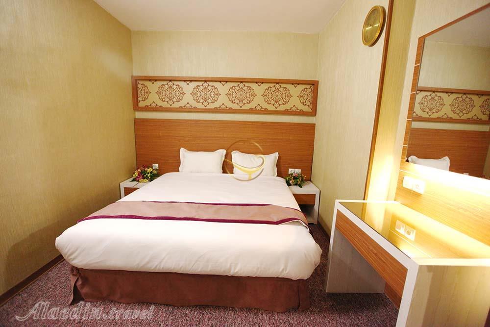 Double room of four star Avin Hotel in Isfahan| Alaedin Travel