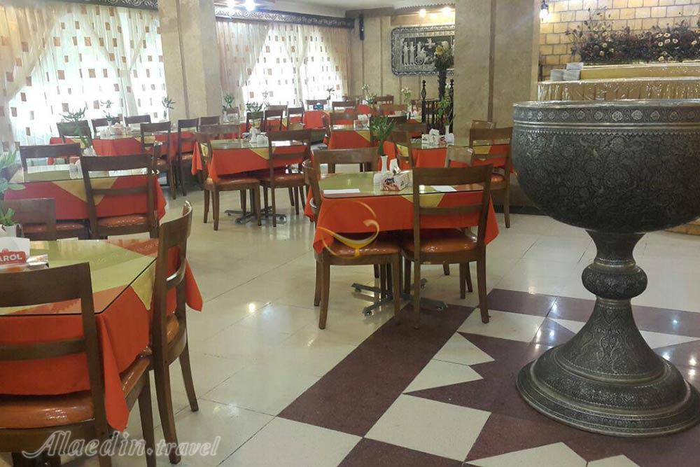 Restaurant of three star Azadi Hotel in Isfahan| Alaedin Travel