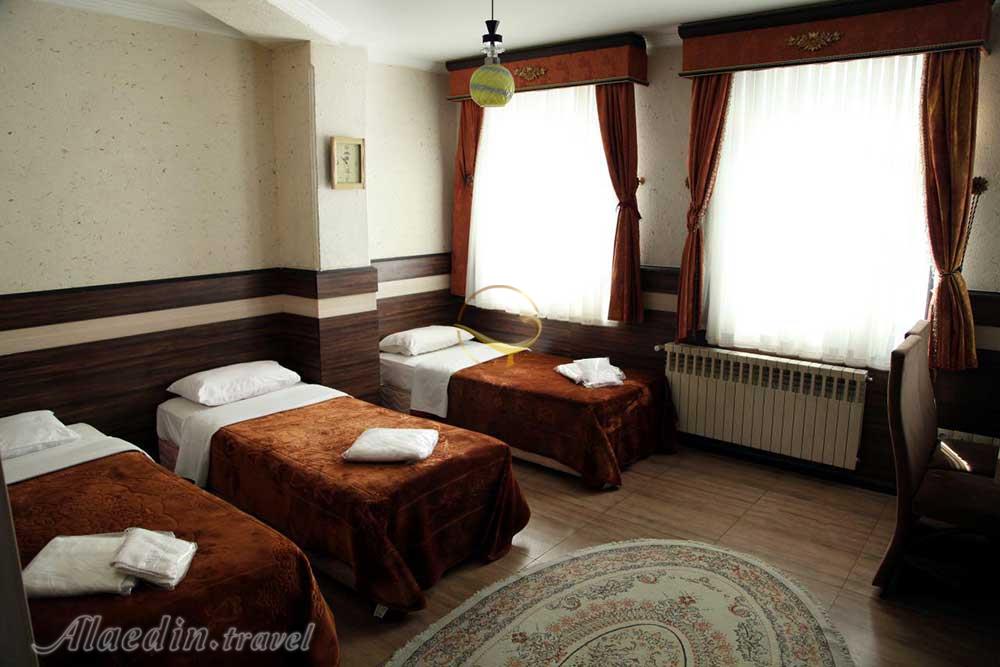 Triple room of Negin jey Hotel in Isfahan| Alaedin Travel