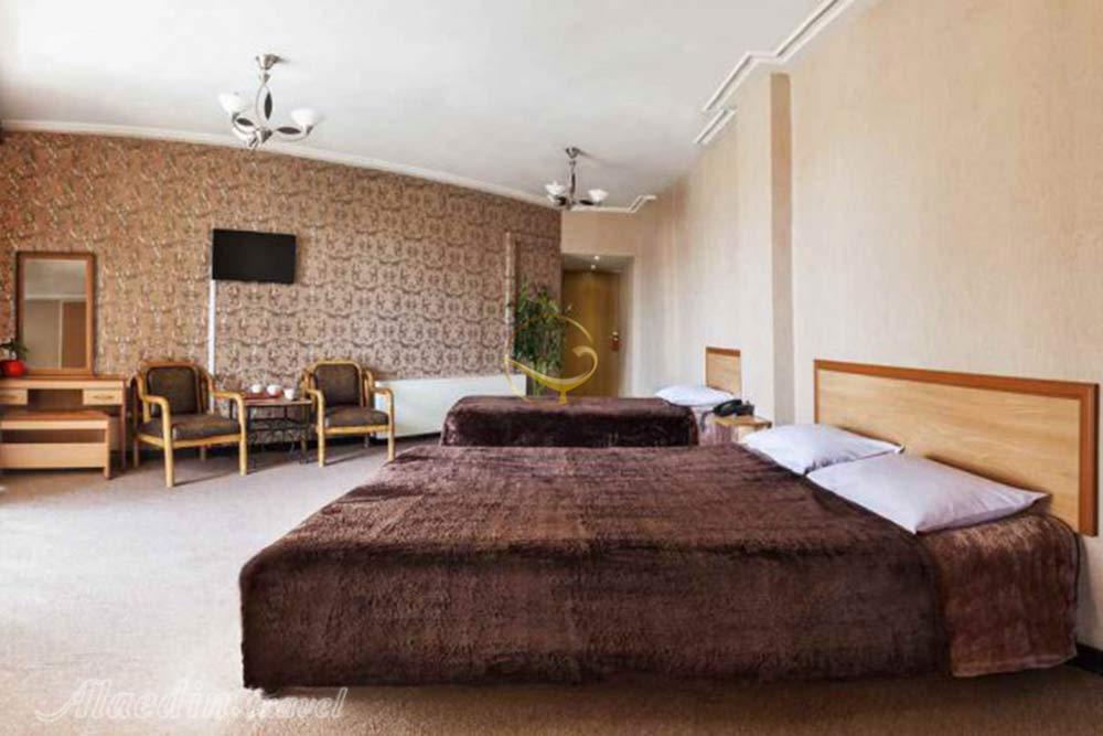 Triple room of three star Spadana Hotel in Isfahan| Alaedin Travel