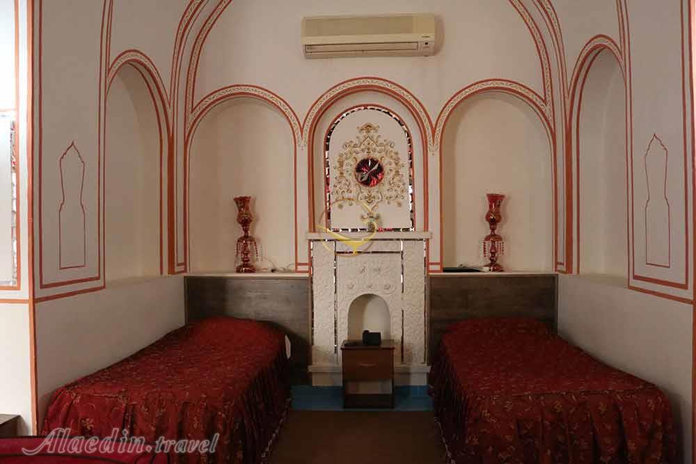 Quad room of three star Traditional Hotel in Isfahan| Alaedin Travel