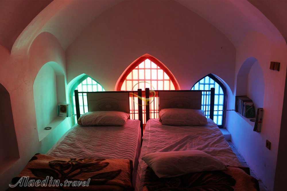 Double room of Khaneh Doost Hotel in Kashan| Alaedin Travel