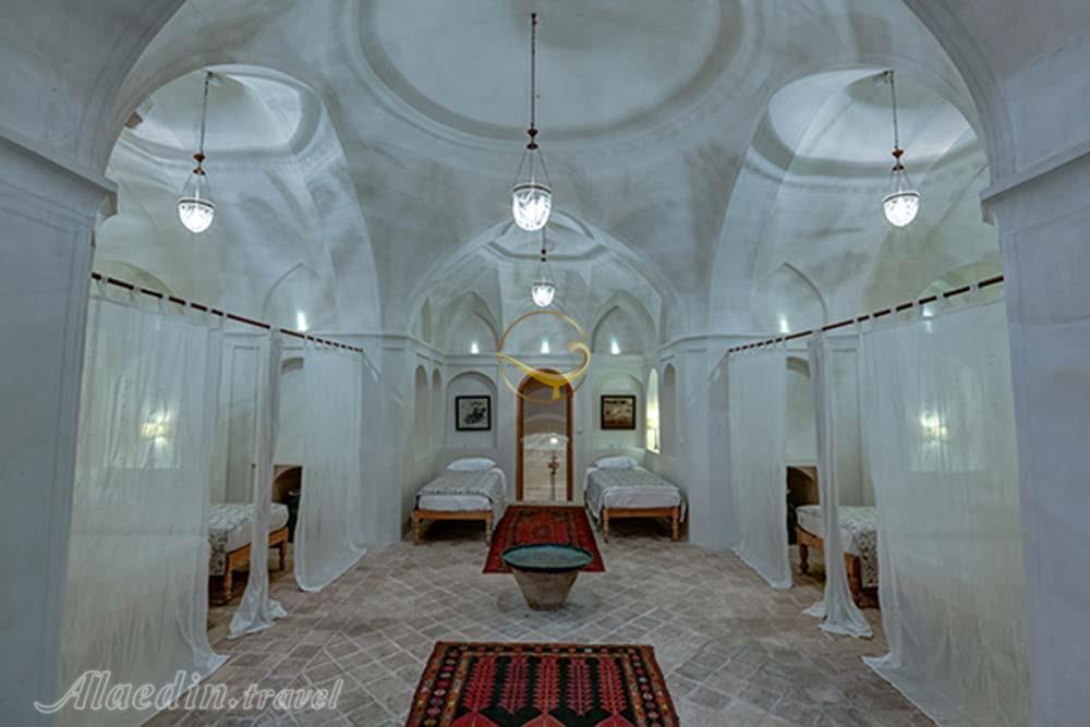 Rooms of four star Manouchehri House Hotel in Kashan| Alaedin Travel