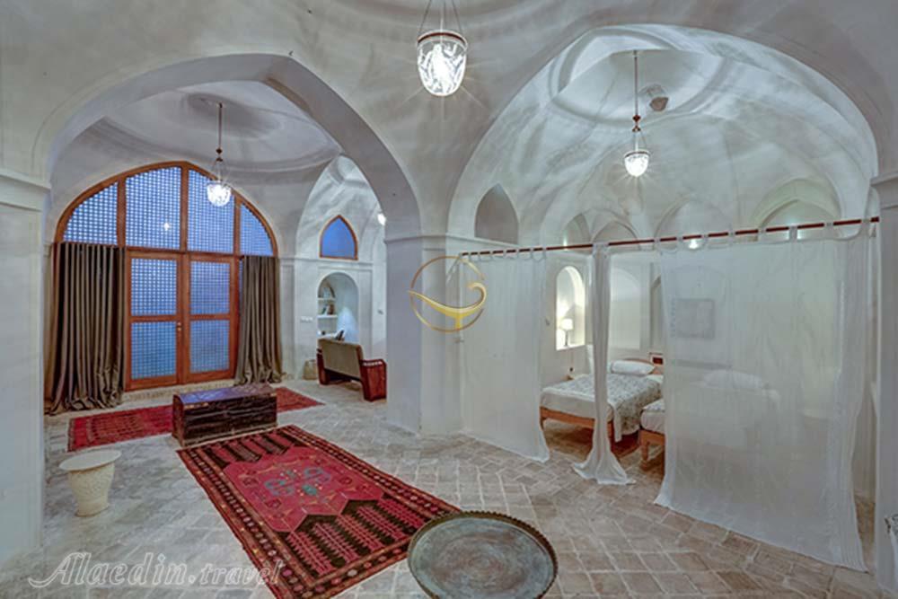 Rooms of four star Manouchehri House Hotel in Kashan| Alaedin Travel