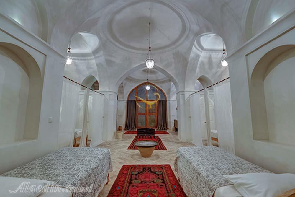 Rooms of four star Manouchehri House Hotel in Kashan| Alaedin Travel