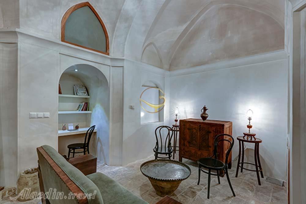 Living room of four star Manouchehri House Hotel in Kashan| Alaedin Travel