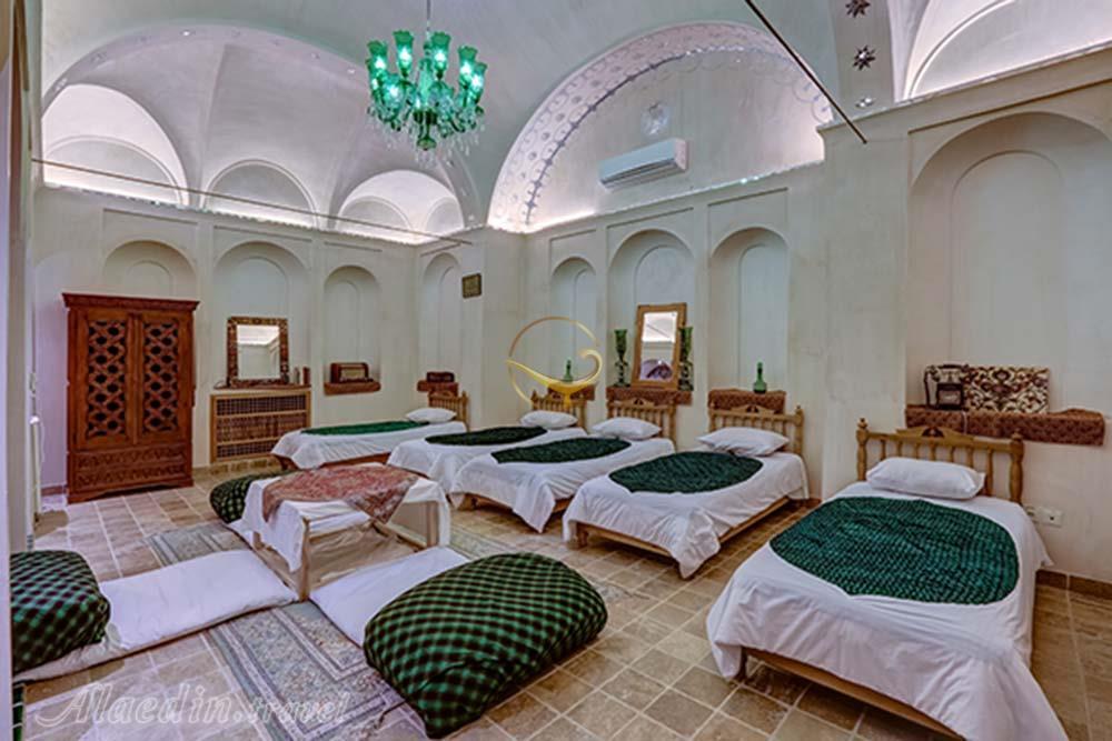 Quint room of four star Morshedi House Hotel in Kashan| Alaedin Travel