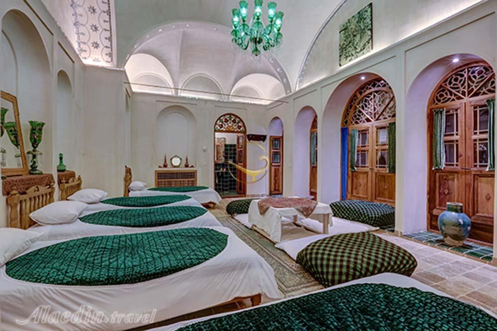 Quint room of four star Morshedi House Hotel in Kashan| Alaedin Travel