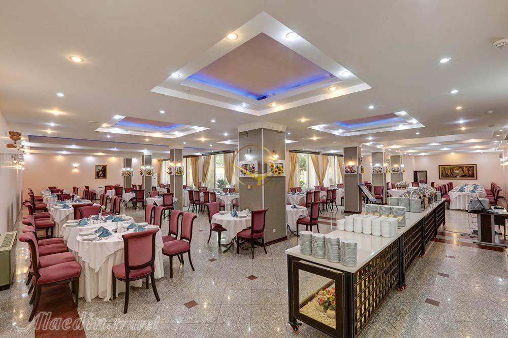 Restaurant of four star Tourist Hotel in Kerman| Alaedin Travel