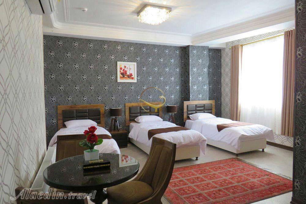 Triple room of three star Kourosh Apartment Hotel in Kermanshah| Alaedin Travel