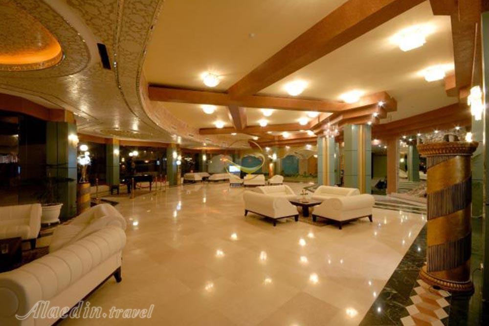 Lobby of four star Eram Grand Hotel in Kish| Alaedin Travel