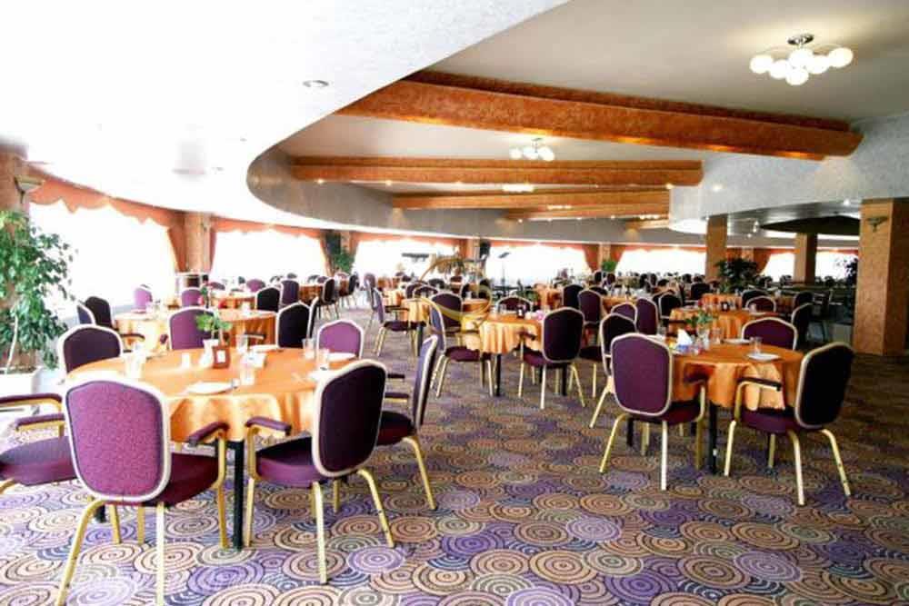 Restaurant of four star Eram Grand Hotel in Kish| Alaedin Travel