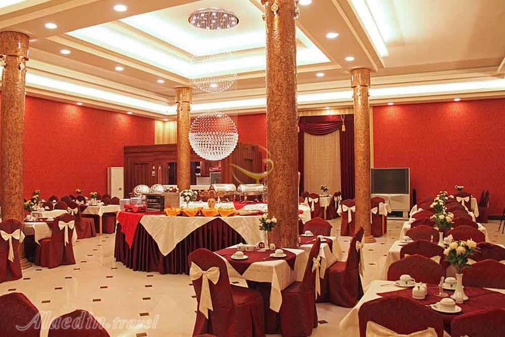 Restaurant of four star Helia Hotel in Kish| Alaedin Travel