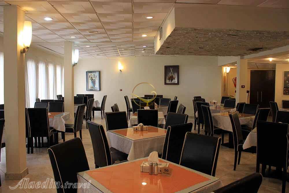 Restaurant of three star Jam e Jam Hotel in Kish| Alaedin Travel