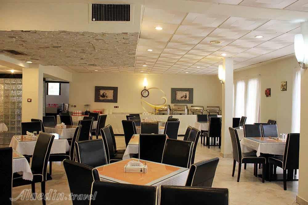 Restaurant of three star Jam e Jam Hotel in Kish| Alaedin Travel