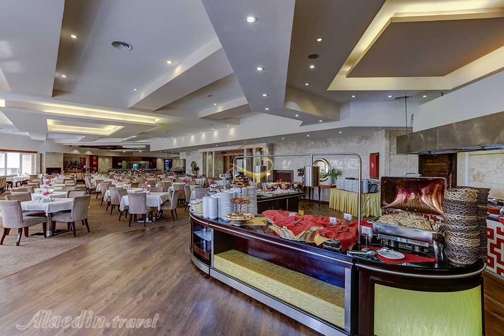 Restaurant of five star Marina Park Hotel in Kish| Alaedin Travel