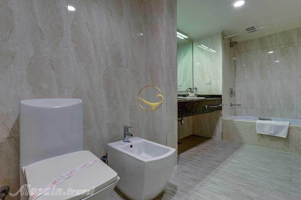 Rest room of five star Pars Shayan Hotel in Kish| Alaedin Travel