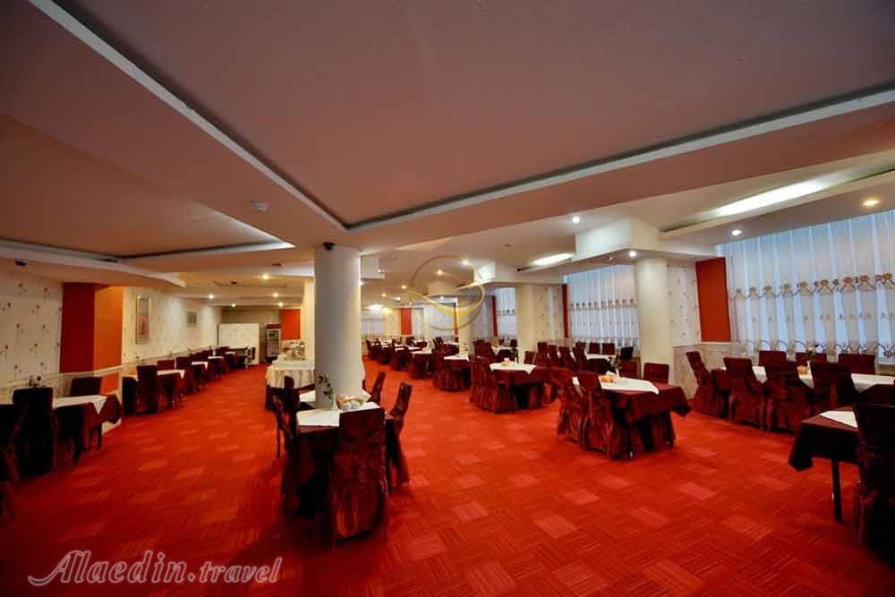 Restaurant of three star Sara Hotel in Kish| Alaedin Travel