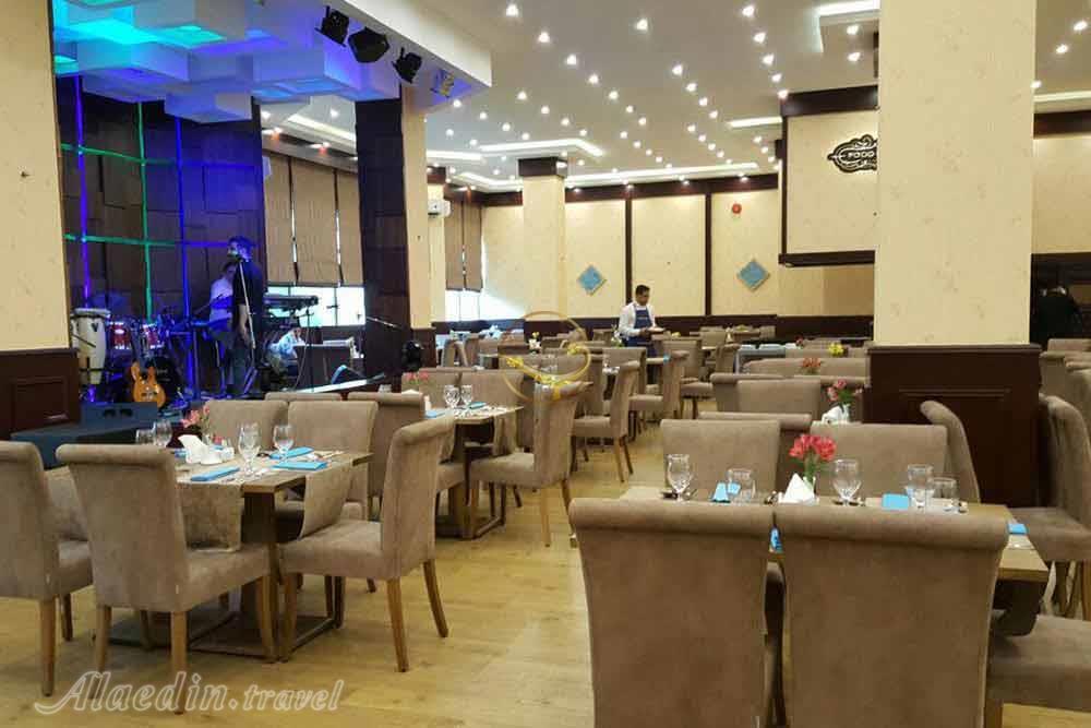 Restaurant of five star Shaygan Hotel in Kish| Alaedin Travel