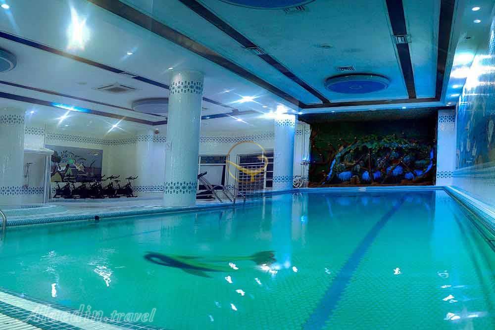 Swimming pool of five star Shaygan Hotel in Kish| Alaedin Travel