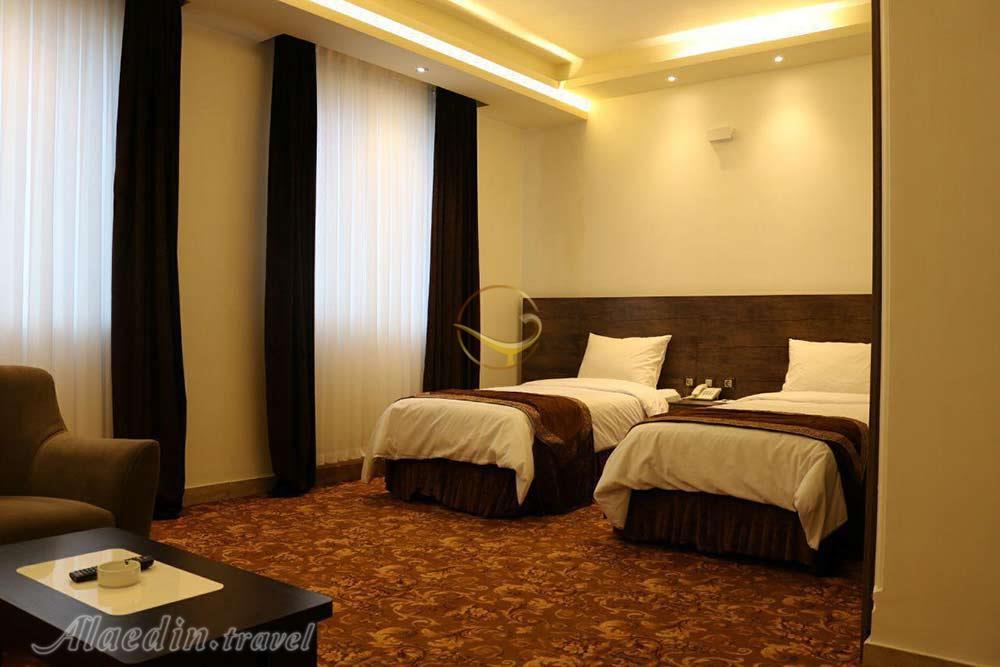 Twin room of four star Abrishami Hotel in Lahijan| Alaedin Travel