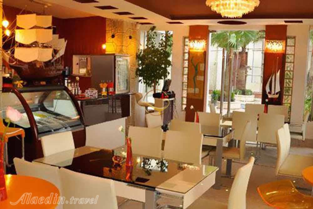 Coffee shop of four star Sadaf Hotel in Mahmudabad| Alaedin Travel