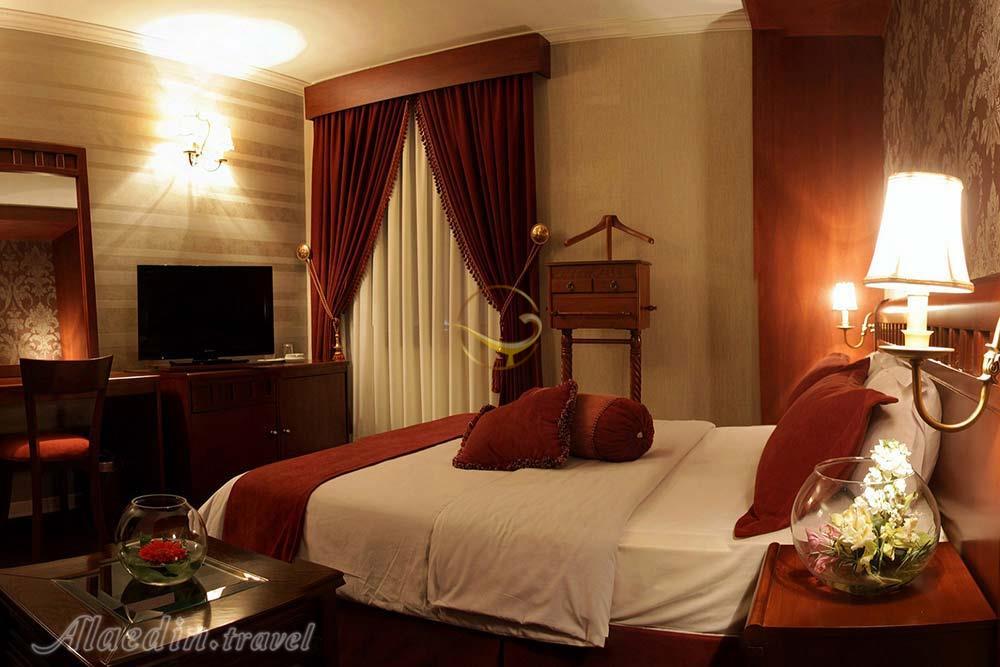 Double room of four star Aban Hotel in Mashhad| Alaedin Travel