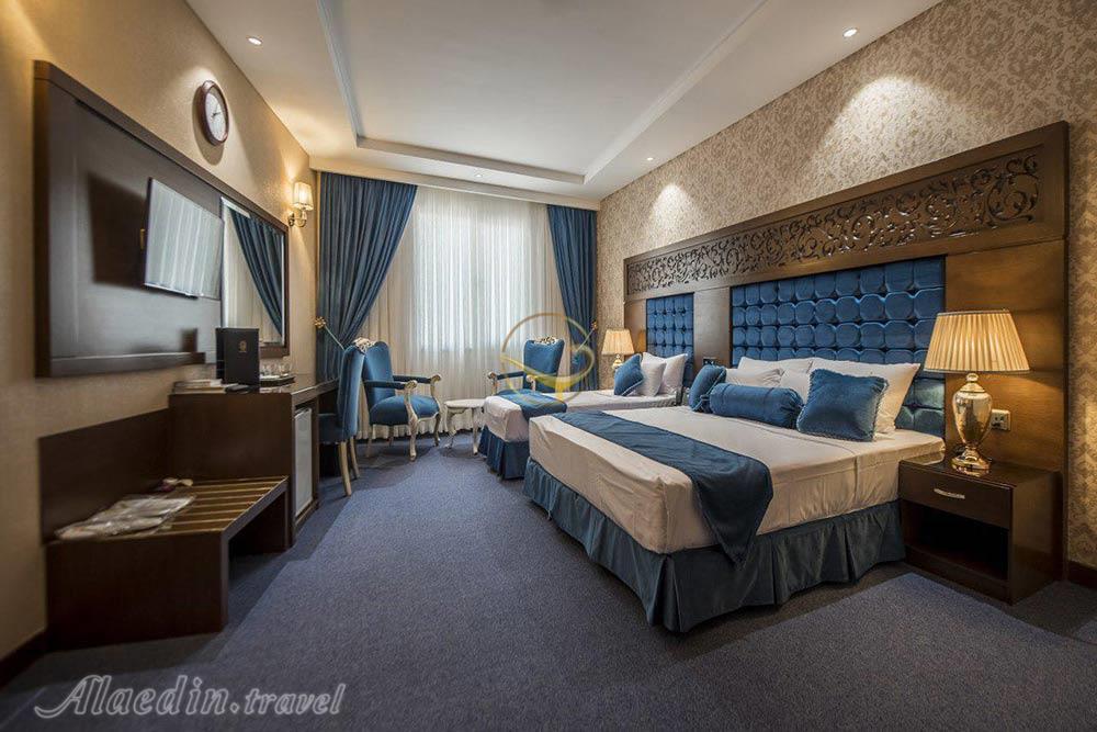 Triple room of four star Almas Novin Hotel in Mashhad| Alaedin Travel