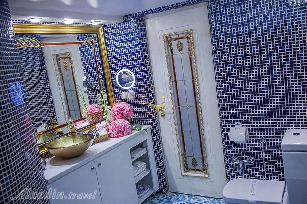 Rest room of five star Ghasr International Hotel in Mashhad| Alaedin Travel