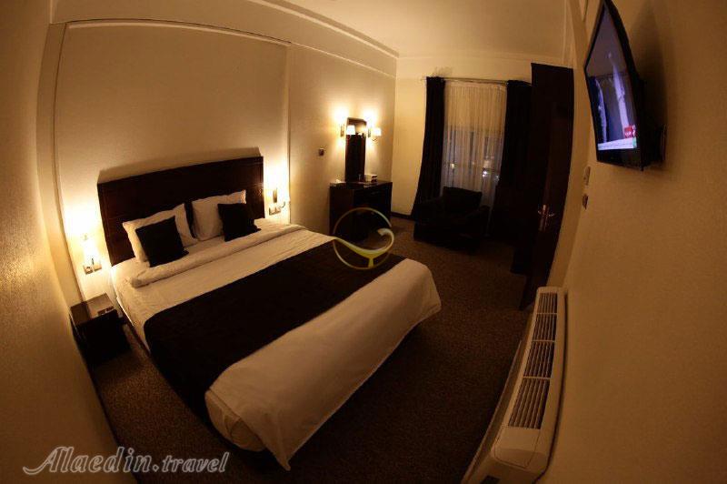 Double room of three star Javaher Shargh Hotel in Mashhad| Alaedin Travel