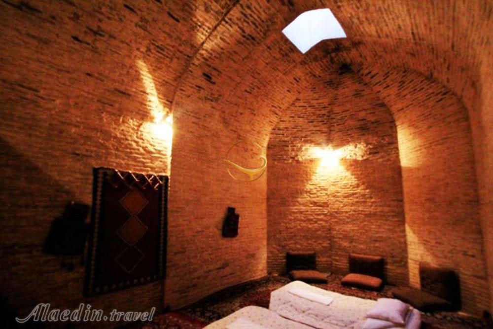 Twin room of Zein-o-Din Caravanserai in Mehriz| Alaedin Travel